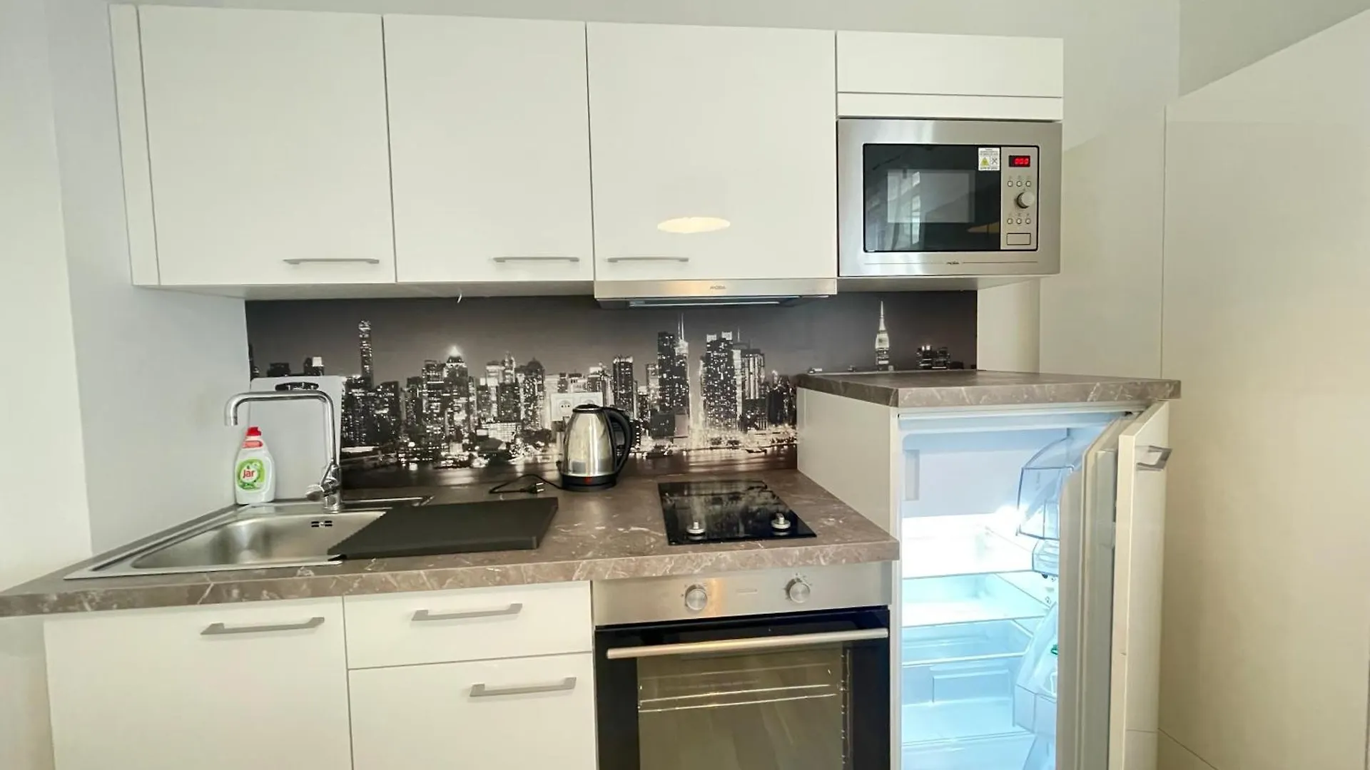 Wash Apartment On Metro Prague 1