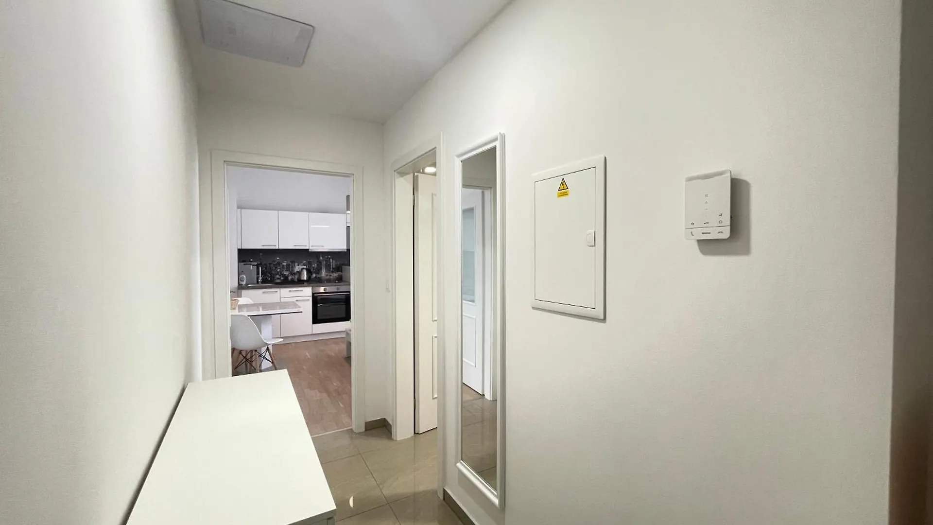 Wash Apartment On Metro Prague 1