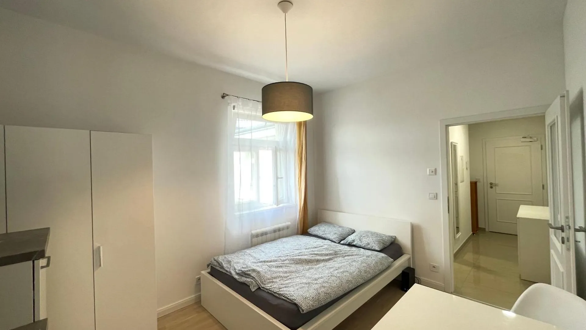 Wash Apartment On Metro Prague 1